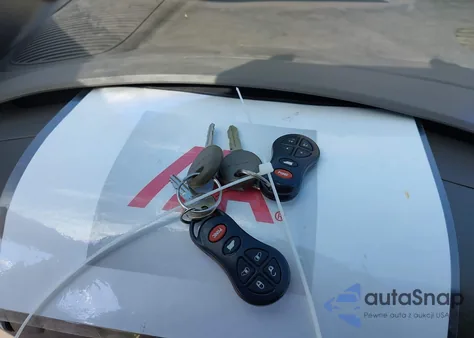 2001 Chrysler Town & Country Limited from USA, damaged, VIN 2C8GP64L31R207781